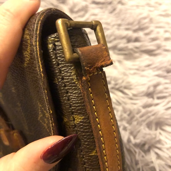 Louis Vuitton - Picture 3 of 4